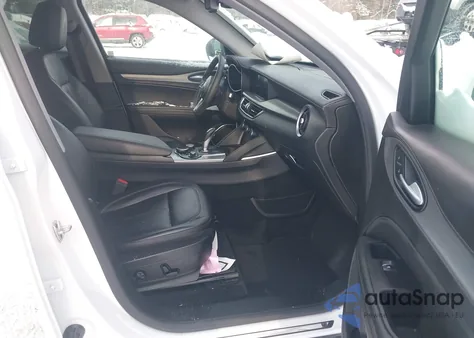 2019 Alfa Romeo Stelvio Ti Awd z USA, uszkodzony, nr VIN ZASPAKBN4K7C56871